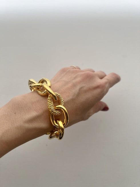 caviar chain brace